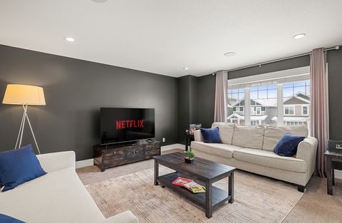 2nd Living room equipped with 65" smart TV, Netfix, Boardgames