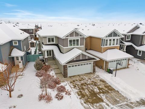 Large Private Home - Minutes away from Anthony Henday & Airport