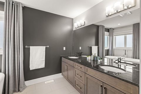 Luxurious & large master bathroom, rain shower, soaker tub, double sink