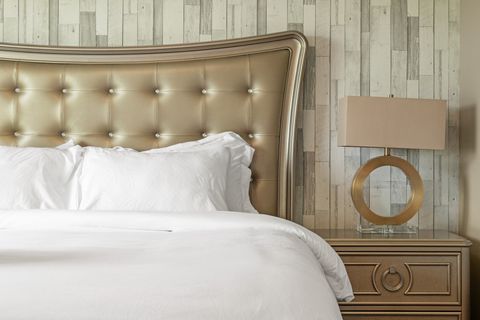 Luxurious king bed, large walk in closet & private in-suite bathroom