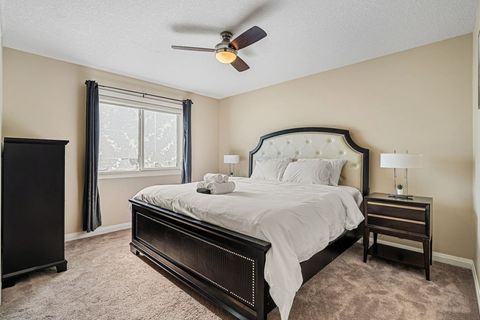 King Bed - Master bedroom with ensuite bathroom