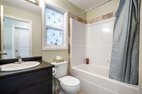 Luxurious & large Upper floor bathroom, shower,  tub,  sink