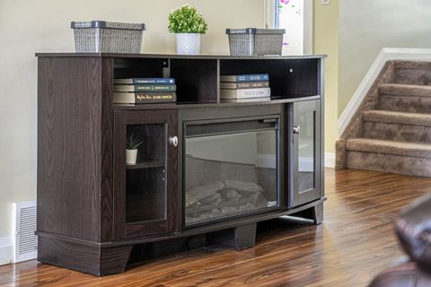Beautiful, modern & luxurious Living space, 65" TV, Netflix