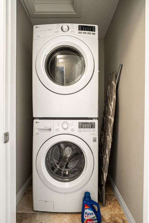Laundry Washer & Dryer