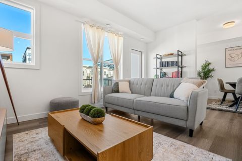 Unwind in the spacious living room, complete with a smart TV, a futon sofa bed, and an additional foldable twin cot stored in the closet, allowing the space to sleep up to 6 guests. Extra memory foam padding is available for maximum comfort, making it the