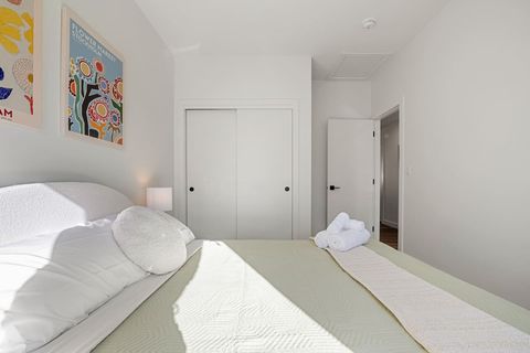Designed with style and comfort in mind, Bedroom #2 is a guest favorite. The room features a queen-size bed, plush linens, and tasteful décor that offers both elegance and coziness. You’ll feel right at home in this inviting space.