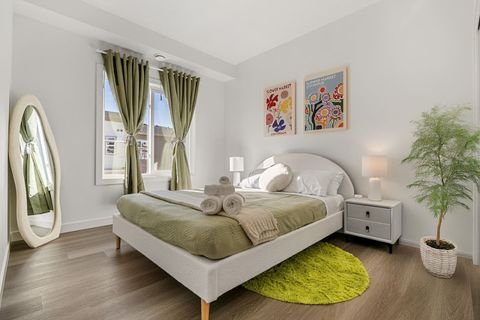 Designed with style and comfort in mind, Bedroom #2 is a guest favorite. The room features a queen-size bed, plush linens, and tasteful décor that offers both elegance and coziness. You’ll feel right at home in this inviting space.