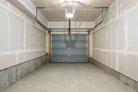 Enjoy the convenience and maximum privacy of a single-car garage, perfect for securely parking your vehicle and ensuring easy access throughout your stay.