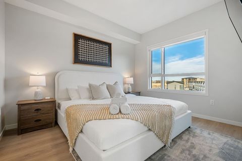 55" Smart TV with Netlix in the Master Bedroom. King size bed and an ensuite bathroom.