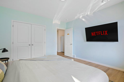 King Bed #4 with 58" Smart TV