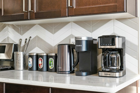 Large Full Equipped Kitchen to Feed 16+ and all kitchen amenities