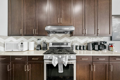 Large Full Equipped Kitchen to Feed 16+ and all kitchen amenities