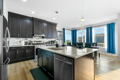 Large Full Equipped Kitchen to Feed 16+ and all kitchen amenities
