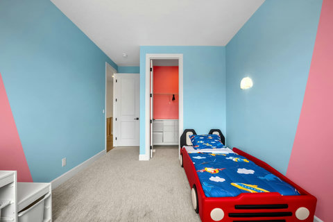 Little ones will adore the race car bed and their very own built-in closet