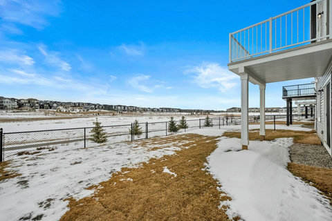 Step outside to wide open skies and peaceful parkland views