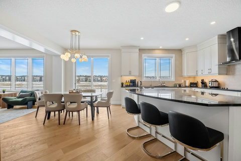 Enjoy sunny family breakfasts with beautiful open views from the dining room