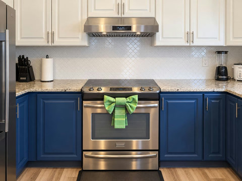 Oven and stovetop in the full kitchen.