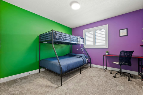 Bunk room: twin over double