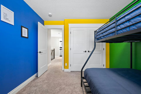 Bunk room: twin over double