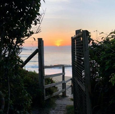 Acorda cedo? Pode ir ver o sol nascer no mar! Acorda tarde? Vai ver a lua nascer no mar!