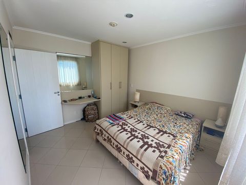 Quarto com armários!