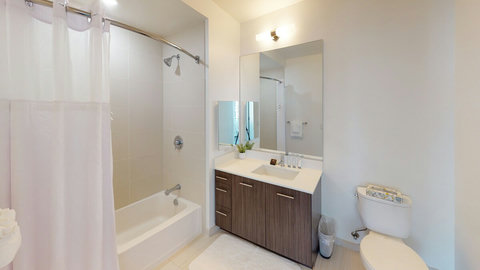 2nd Bathroom with Bathtub