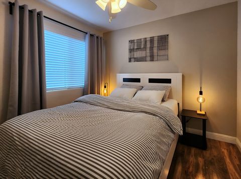 Bedroom 3 (queen bed)