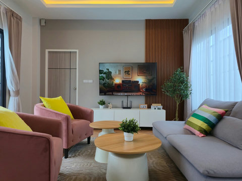 Stylish and homey, perfect for gatherings! (65" Smart TV)