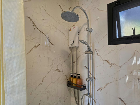 Maintained and clean heated showers.