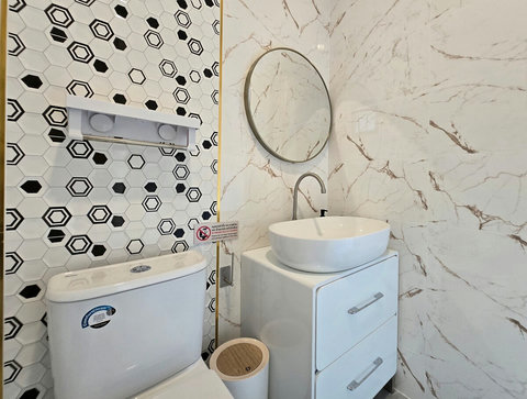 Bathroom 2 
(private attached to Bedroom 2)