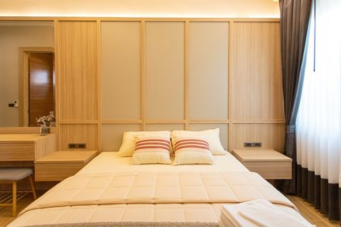 Bedroom 2 (King bed) 