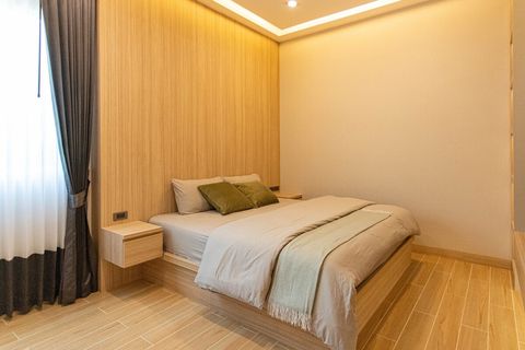 Bedroom 3 (King bed)