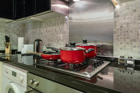 The kitchen comes with basic kitchen essentials. Perfect for light cooking and meal prep during your stay!
