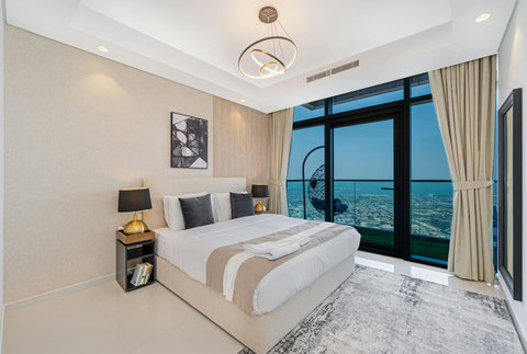 Features a comfortable king-size bed, floor to ceiling windows. Enjoy your direct access from the balcony and take in the city skyline views.