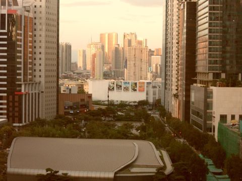 View to Mind Museum and Shangri-La hotel