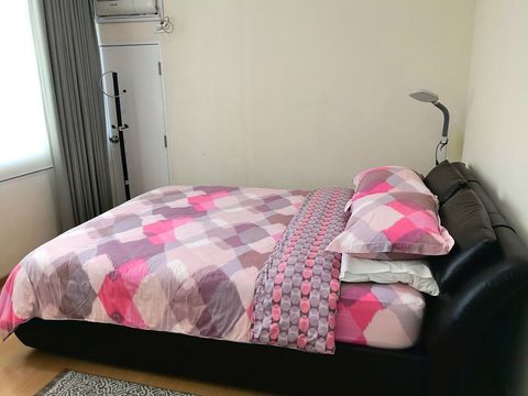 European Queen size bed 