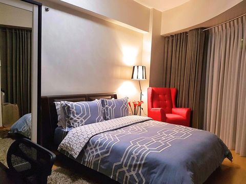 Master bedroom Queen size bed