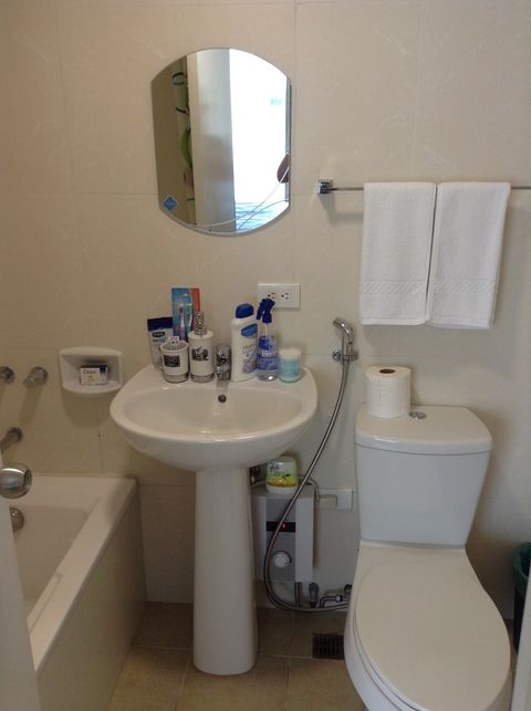 Ensuite bathroom to master bedroom