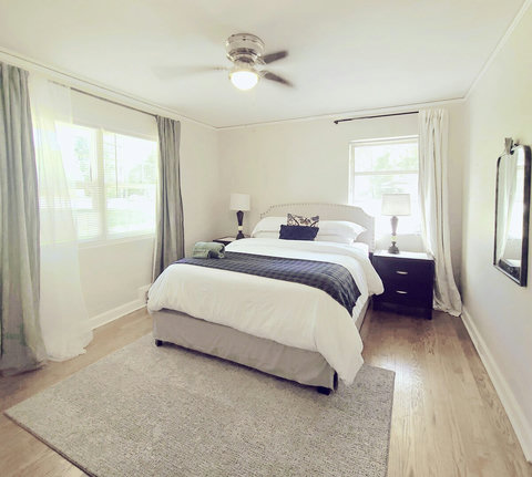 front road view room