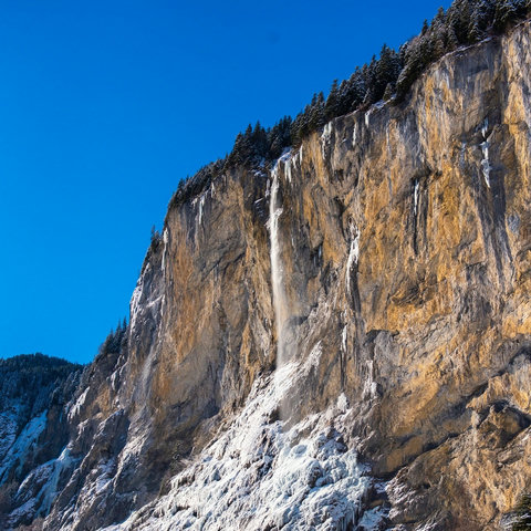 Winter Staubbach falls