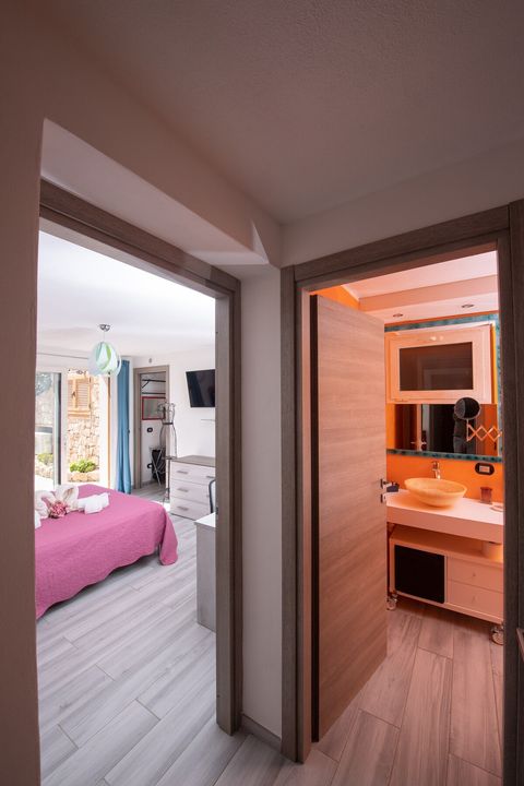 Prima camera da letto con bagno privato