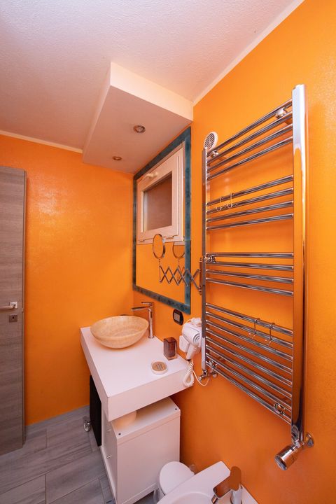 Bagno della prima camera da letto.