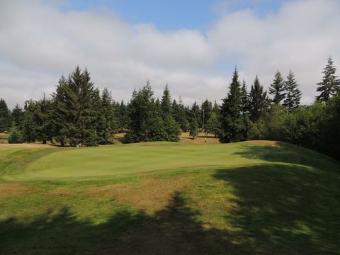 Highland Golf Course - public