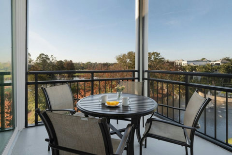 mv-mcorp-balcony-24050_Classic-Hor