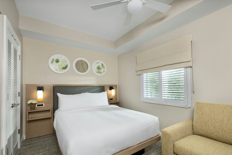 mv-mcorp-queen-bedroom-24665_Classic-Hor