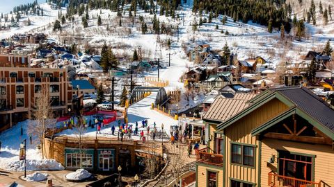 Nearby Attraction Town lit