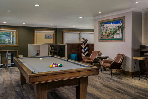 billiards-room