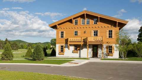 mountain-run-at-boyne-presidential-exterior1.jpg new