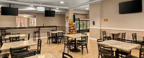 031-grand-desert-cw-gallery-amenity
