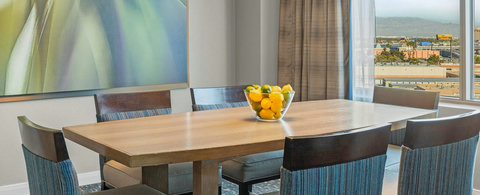 002-desert-blue-cw-2br-dlx-gallery-dining